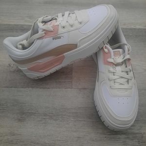 ⭐️SALE⭐️Puma Shoes